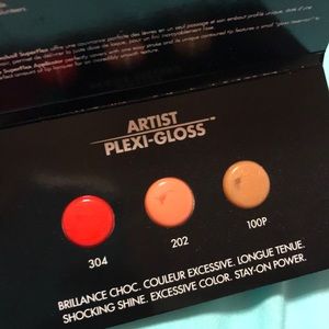 Makeup Forever lip gloss deluxe sample